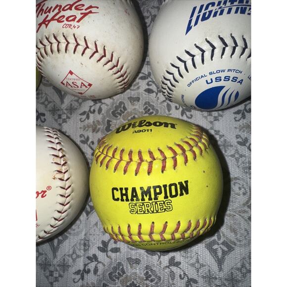 Lot of 5 Dudley Wilson Lightening MacGregor Unbranded Softballs used 2 Yellow - Picture 2 of 10